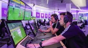 杜兰特巴黎行偶遇一群小姐姐 小帅不为所动微笑离开深藏功与名！