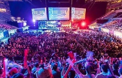 更是在关键 更是在关键